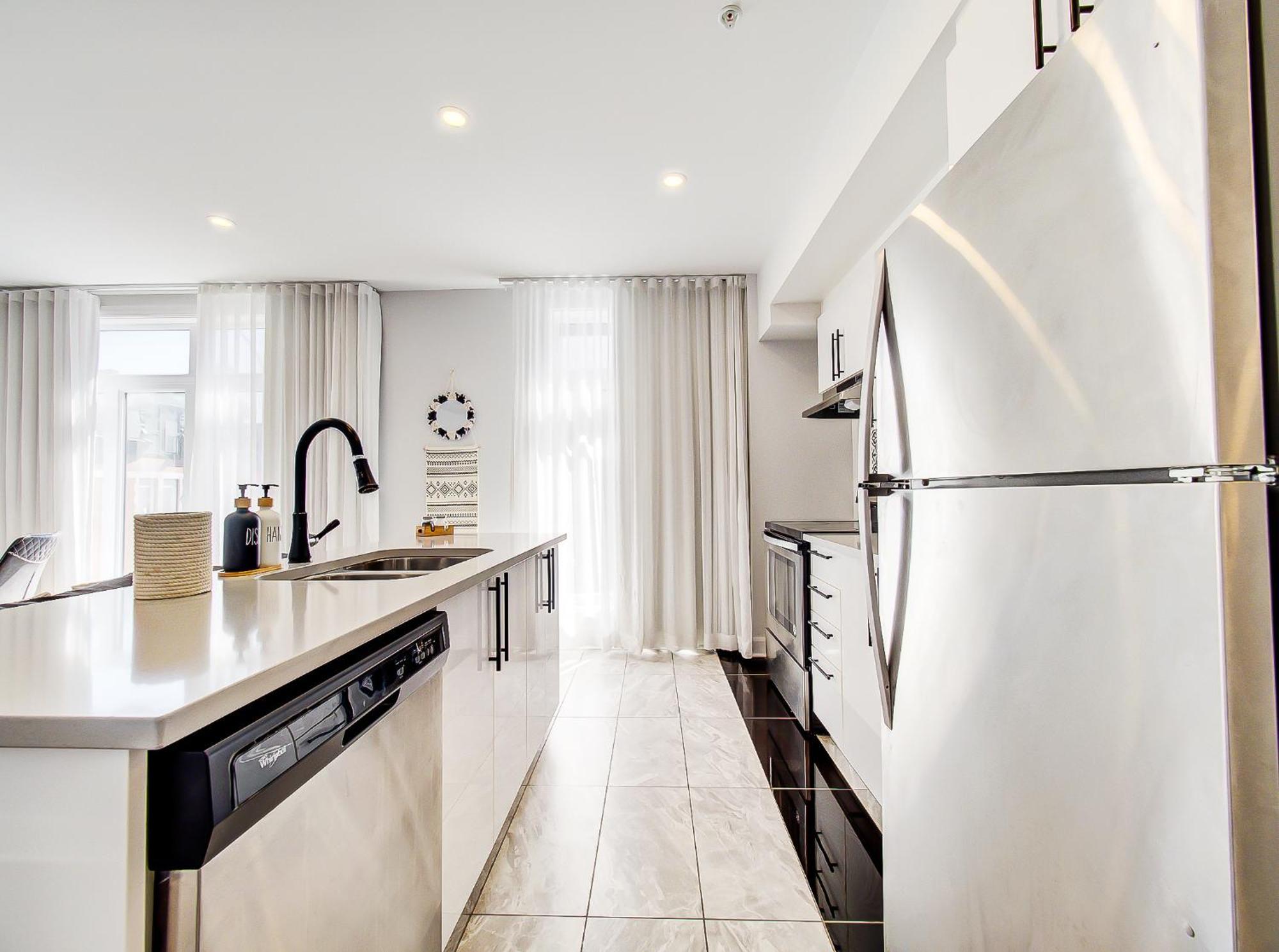 Glamorous 2-Bedroom Condo In Downtown Montreal 206 Montréal Exterior foto
